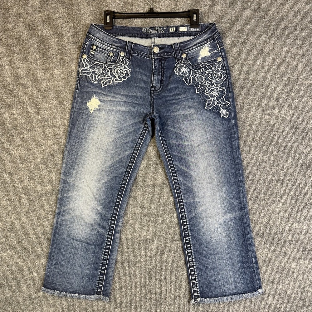 Miss Me Capri Jeans Women 31 Blue Embroidered Distressed Stretch Raw Hem (33x22)